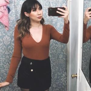 Meet your Posher, Leslie